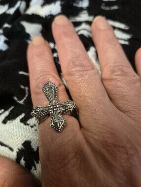 New With Tags Bali Legacy Solid Sterling Silver Ornate Oxidized Cross Ring 9